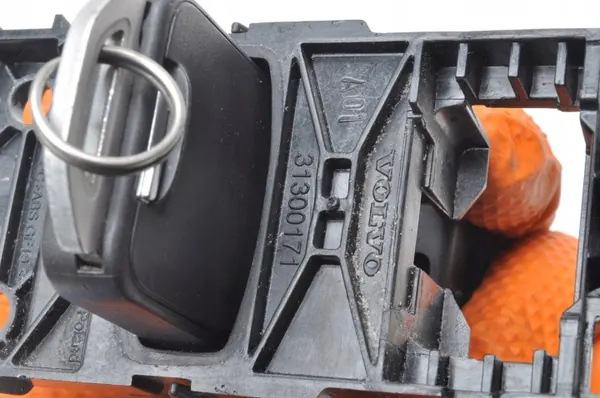 Avain Volvo XC60 I Farmari OEM 30659639 30659607 image 8