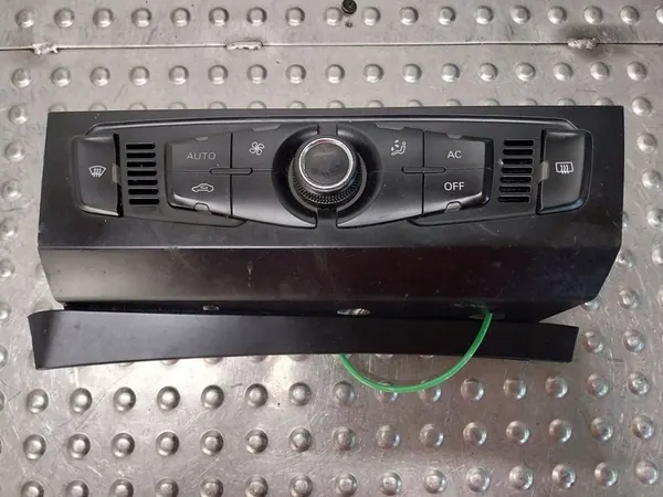 Panneau de climatisation Audi Q5 2009 8T1820043AM image 1