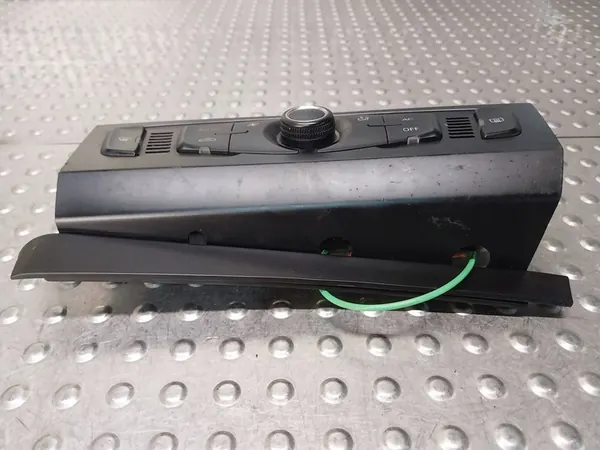 Panneau de climatisation Audi Q5 2009 8T1820043AM image 2