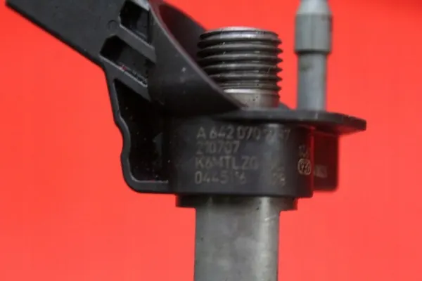 Inyector A6420701287 Mercedes Sprinter W906 3.0 CDI image 9