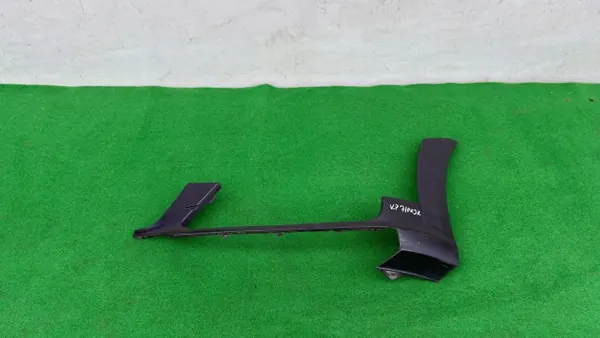 OEM 4G0807409 Linker Bumper Hockey Strip Voorzijde image 2