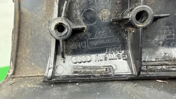 OEM 4G0807409 Linker Bumper Hockey Strip Voorzijde image 4
