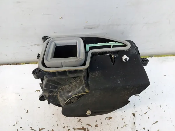 Audi Q4 E-TRON Lämmityspuhallin OEM 1EA820153M image 5