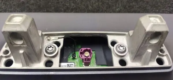 Tesla navigationsskärm OEM 108954300 - Begagnad 2021 image 3