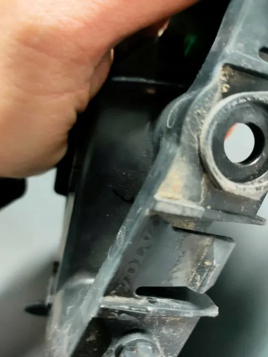 Scivolo di montaggio paraurti sinistro anteriore Volvo V60 S60 II image 4