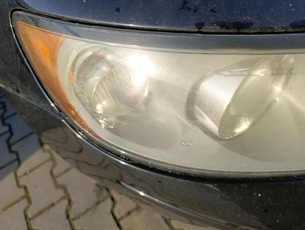 Volvo V50 Oikea etuvalaisin OEM image 2