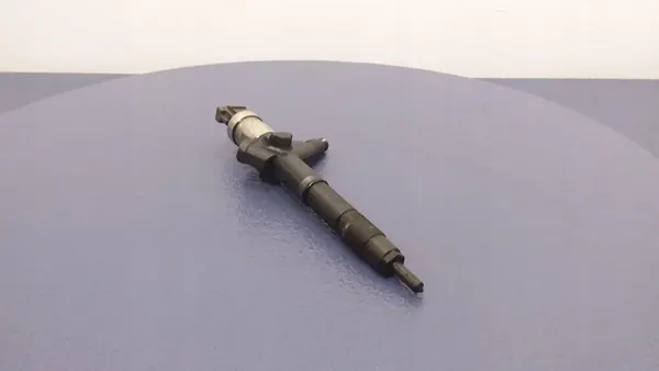 Nissan Primera P12 2.2D Injektor 16600AU600 image 2