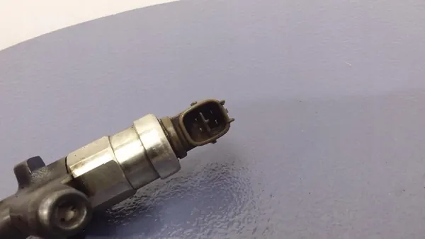 Nissan Primera P12 2.2D Injektor 16600AU600 image 3