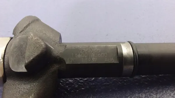 Nissan Primera P12 2.2D Injektor 16600AU600 image 4