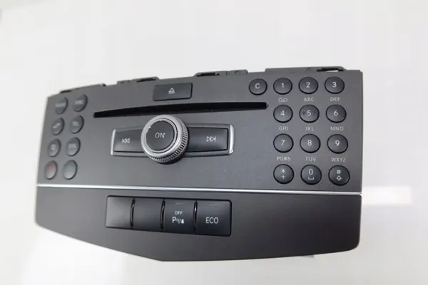 Radio Mercedes W204 OEM 2049007202 - Usado image 4