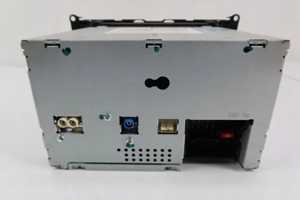 Radio Mercedes W204 OEM 2049007202 - Usado image 8