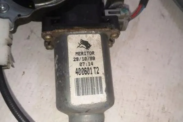 Elevador de vidro traseiro direito NISSAN PRIMERA (P12) OEM image 5