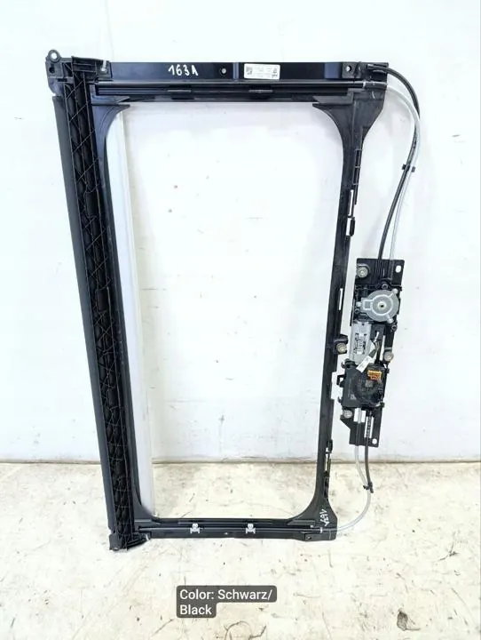 Glastak Porsche Panamera 2017 OEM 971877051 image 2