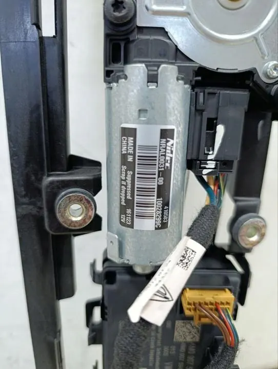 Glastak Porsche Panamera 2017 OEM 971877051 image 8