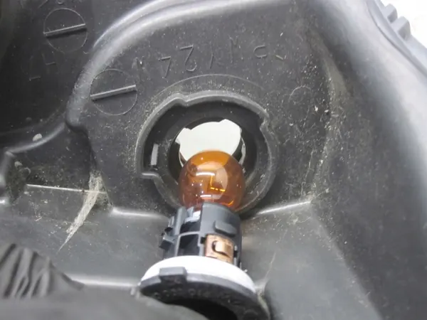 Farol dianteiro esquerdo Peugeot 208 I OEM 9802221980 image 10
