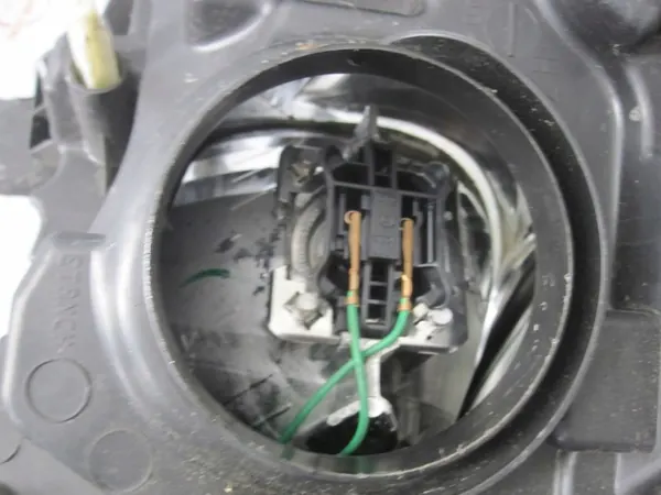Farol dianteiro esquerdo Peugeot 208 I OEM 9802221980 image 8