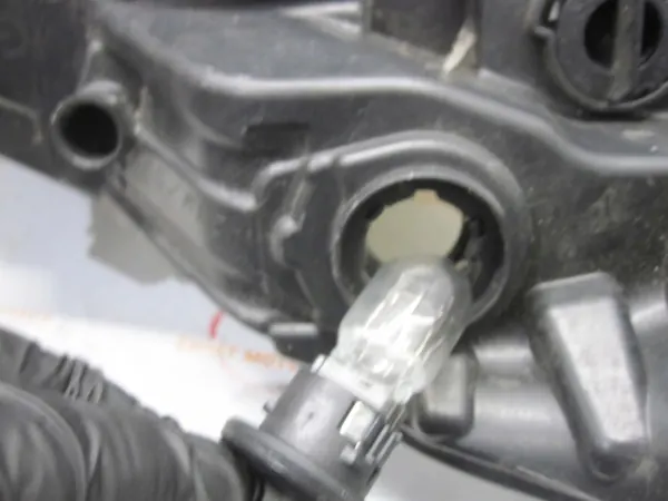 Farol dianteiro esquerdo Peugeot 208 I OEM 9802221980 image 9