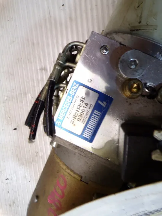Pompe moteur toit Mercedes-Benz OEM 1708000030 image 4