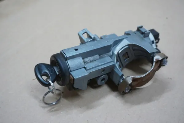 Module Immobilisateur MAZDA B2500 - Pièce d'Origine image 8