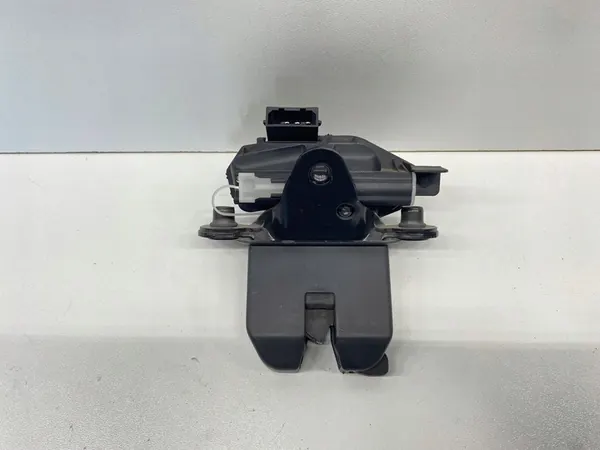 Baklucka lås Skoda Fabia II Roomster 2008- image 2