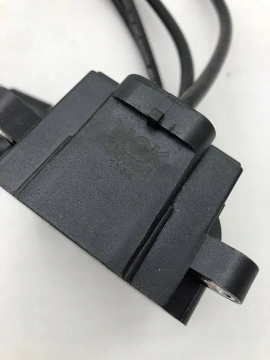 Bobina de ignição NGK U6036 image 4