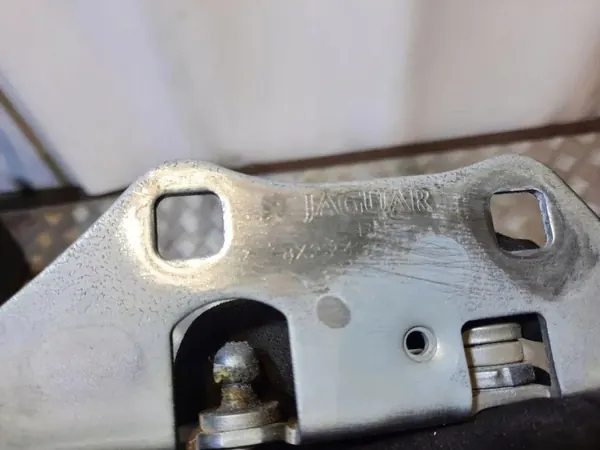 Jaguar XF Bagageluckfäll OEM 8X2342400 Höger sida image 3