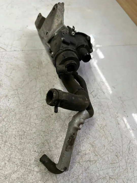 Alojamento do termóstato OEM 922377470R para Renault Master III image 3