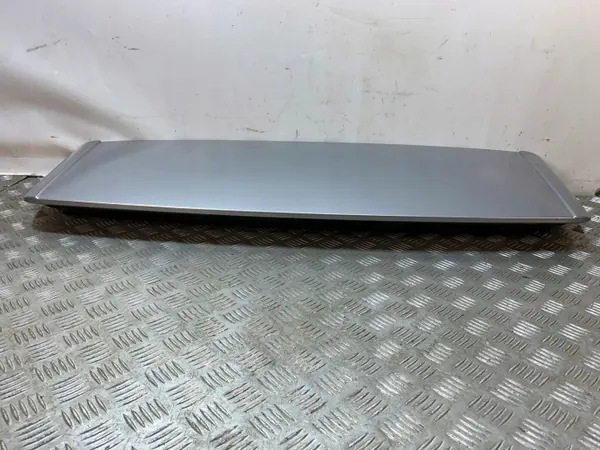 Spoiler de maletero Toyota OEM 7687642040 - Usado image 7