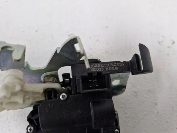 Volkswagen OE 3G0827503C bagagelucka image 4