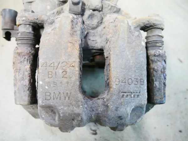 BMW 6793047 Bakre vänster bromsok 44/24 image 6