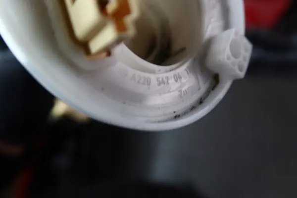 Sensor Nível Combustível Mercedes OEM 2205420417 W215 CL image 4