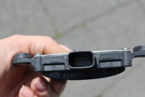 Toyota C-HR Radarmodule OEM 88162-F4031 - Gebruikt image 4