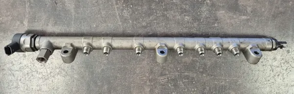 MAN Motor Einspritzschiene OEM 51103116120 Gebraucht image 2