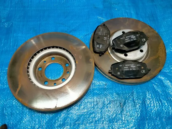 Discos e pastilhas freio dianteiro OEM TARCZE KLOCKI 300mm image 6