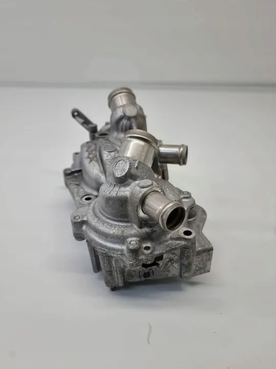 Vattenpump Volkswagen Golf VII 2018 OEM 05E121042B image 4