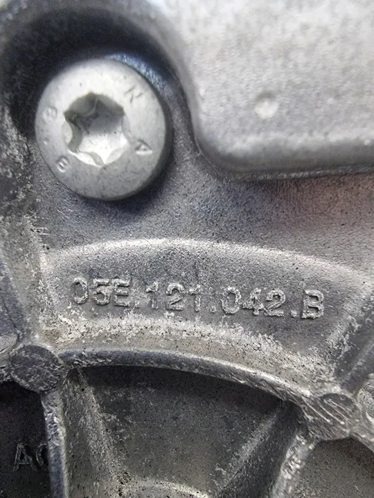 Vattenpump Volkswagen Golf VII 2018 OEM 05E121042B image 6