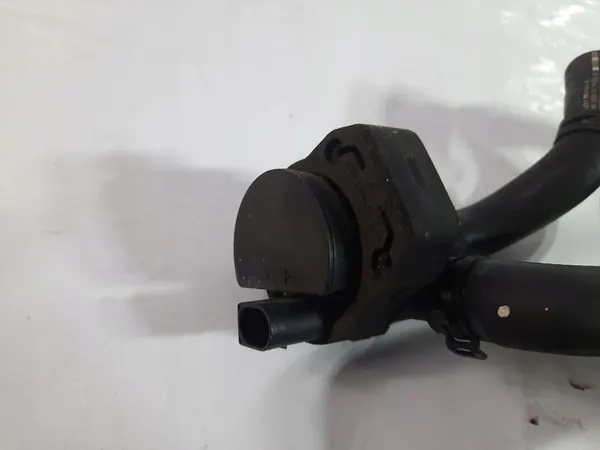 Mercedes GLK x204 09-15 Jäähdytysjärjestelmän Letkut A2045019082 image 4