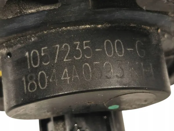 Tesla waterpomp motor OEM 105723500G Gebruikt image 7