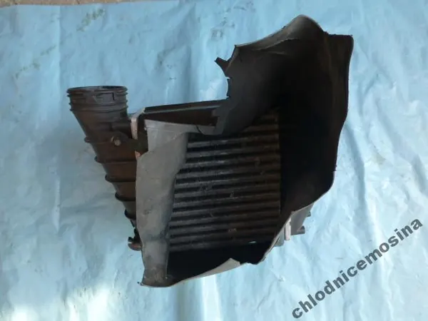 VW BORA RADIATORE INTERCOOLER 1J0145803N image 2