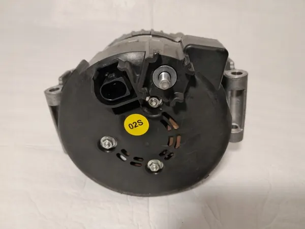 AUDI A4 B9 Generaattori 06L903024C image 2