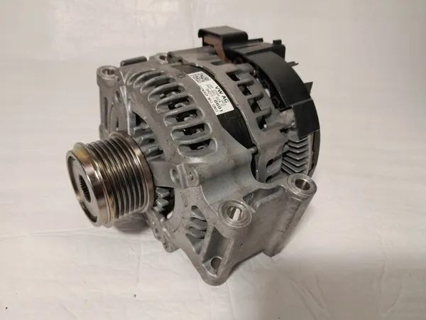 AUDI A4 B9 Generaattori 06L903024C image 4