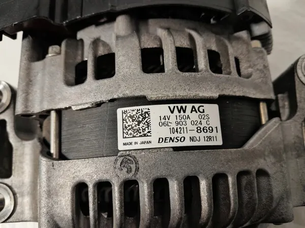 AUDI A4 B9 Generaattori 06L903024C image 6