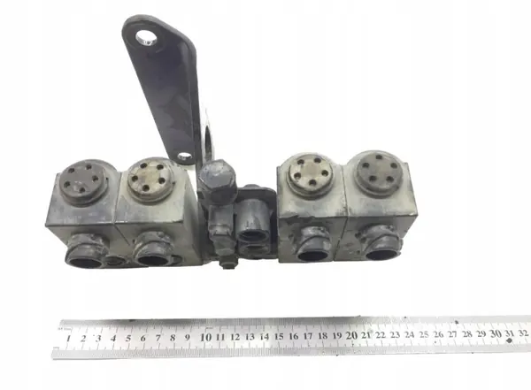 Régulateur de pression d'air MAN OEM 81.98183-6435 image 2