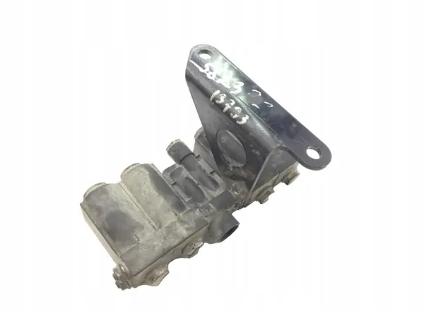 Régulateur de pression d'air MAN OEM 81.98183-6435 image 6
