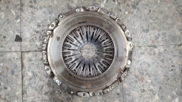 Disque d'embrayage Audi A4 1.8 Turbo 058141117A image 2