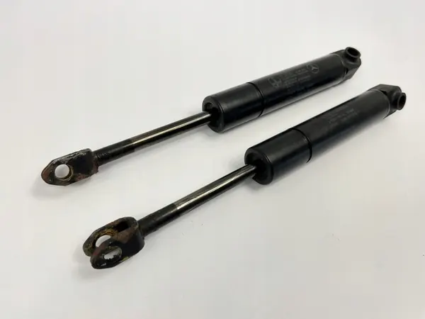 Bakluckens lyftstöd för Mercedes W124 Kombi image 6