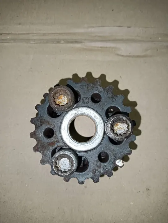 Einspritzpumpenrad AUDI A4 B8 A5 2.0 TDI OEM image 2