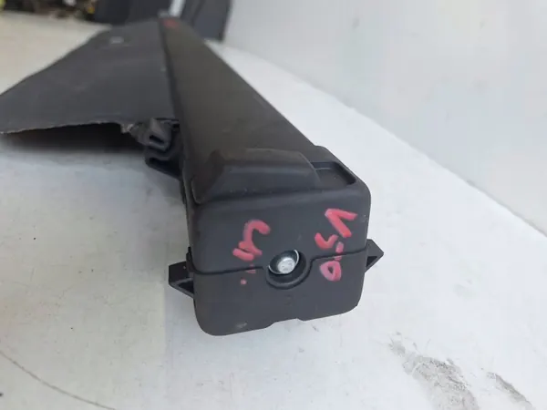 Rodillo de maletero Volvo V60 2016 OEM 39843531 image 3