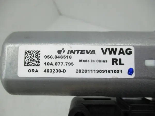 VW ID.4 Kattoikkunan Verho Moottori OEM 10A877795 image 5