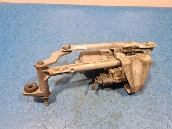 VW Touran I Etu Pyyhkijämoottorin Mekanismi Vasemmalla 1T0955601A image 6